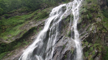 Powerscourt Waterfall z bliska
