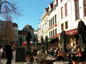 Słoneczny dzień w Antwerpii