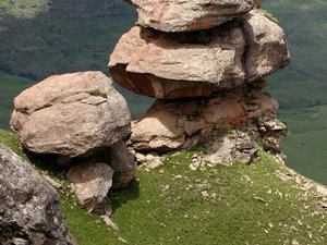 23 drakensberg mountains  rpa  balancing rock