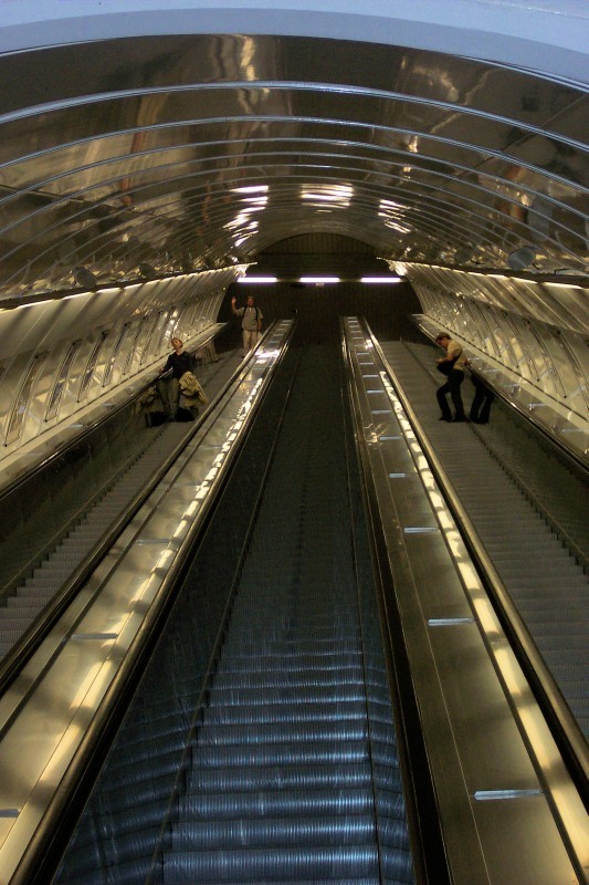 Najdłuższe ruchome schody w Europie, stacja metra Namesti Miru w Pradze