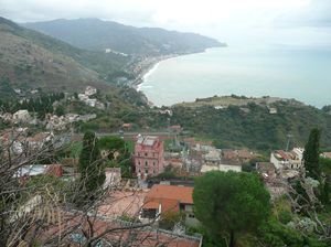 Taormina - panorama 2, widok od strony teatru greckiego