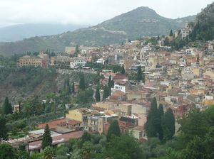 Taormina - panorama 6, widok od strony teatru greckiego