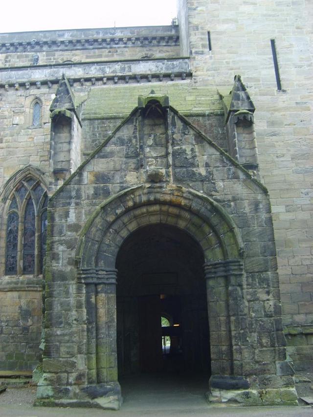 Sklepienie nad wejsciem głównym do kościoła