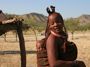 Nie bój się zaraz te maszkary odjadą - Himba People