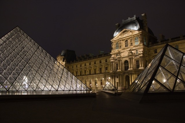 Paryż, Louvre