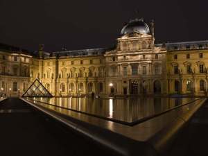 Paryż, Louvre