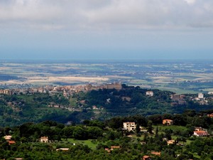 Castel Gandolfo widziane z Monte Cavo