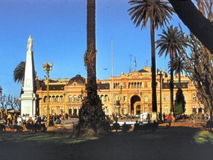 Buenos  Aires, Plaza de Mayo - rezydencja prtezydenta.