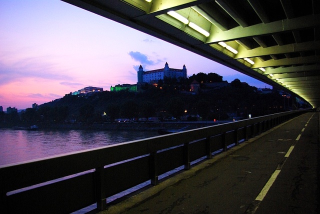 Bratysława nocą