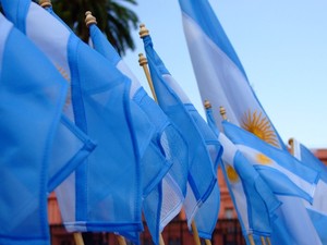 Argentyńskie flagi na Plaza de Mayo