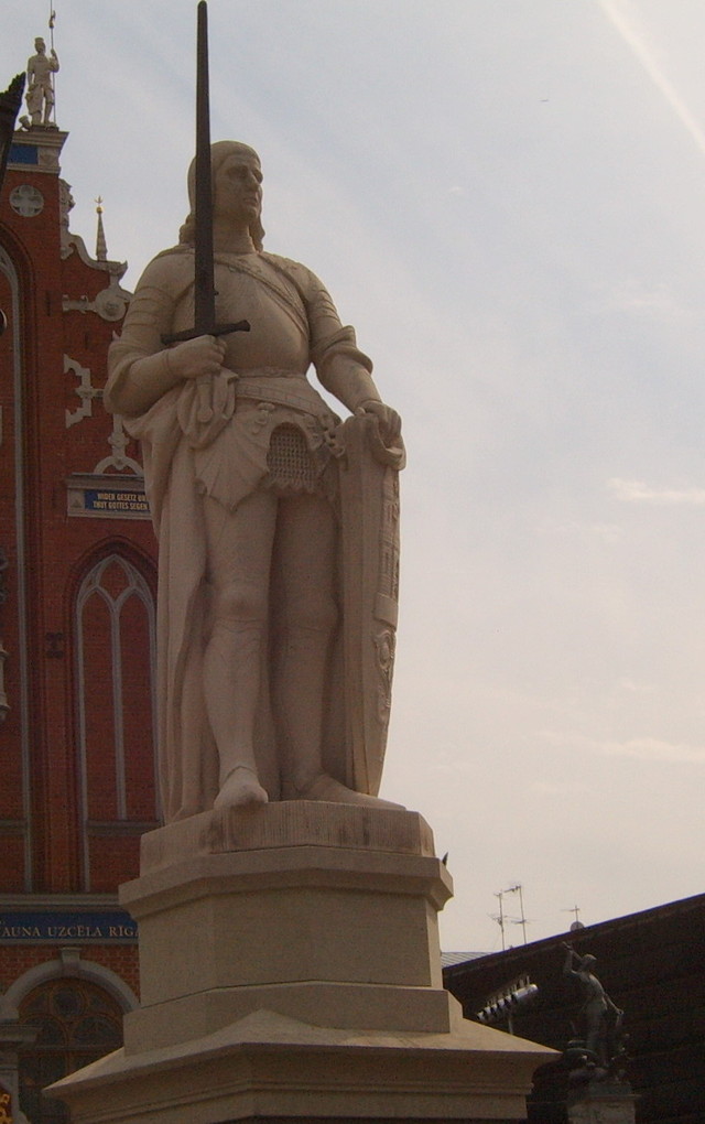 Pomnik Rolanda - Rolanda Statuja