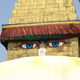 Oczy Buddy spoglądające ze stupy w centrum Katmandu