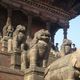 Pagoda z 1708r bogini Siddhi Lakszmi - kamienne figury