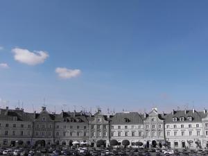 Plac pod zamkiem