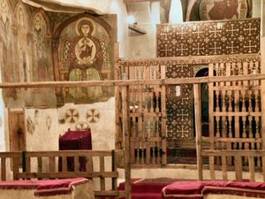 Najstarszy chrześcijański  (koptyjski) klasztor Św. Antoniego w  Egipcie. Ołtarz.
