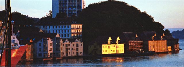 Bergen przy  zachodzie  słońca