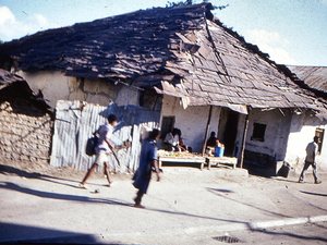 Dar es Salaam - miejscowy sklepik
