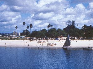 Dar es Salaam - sprzedaż ryb  na  plaży