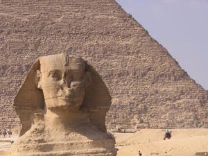 KAIR - Sfinks z Piramida Chefrena w tle