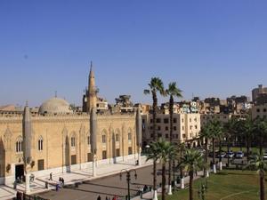 KAIR - widok na meczet Al-Hussein Mosque (Arabic: مسجد الإمام الحسين;) z Hotelu Al-Hussein