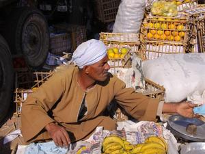 LUXOR WEST BANK - lokalny targ niedaleko wioski  Al-Gezira