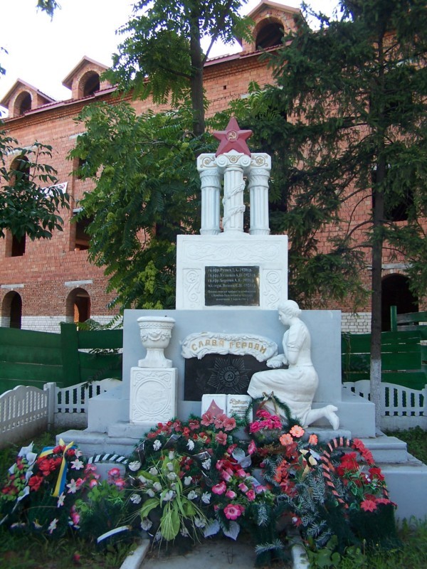 Kamieniec Podolski - pomnik żołnierzy radzieckich