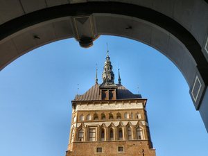 Gdańsk-zima 2009 - Katownia widziana  spod  złotej  Bramy