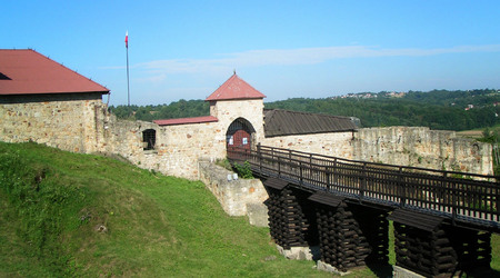 Dobczyce - ruiny zamku królewskiego.