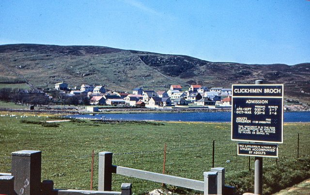 Lerwick - stolica  Szetlandów - Clickhemin Broch - gród z epoki  żelaznej 