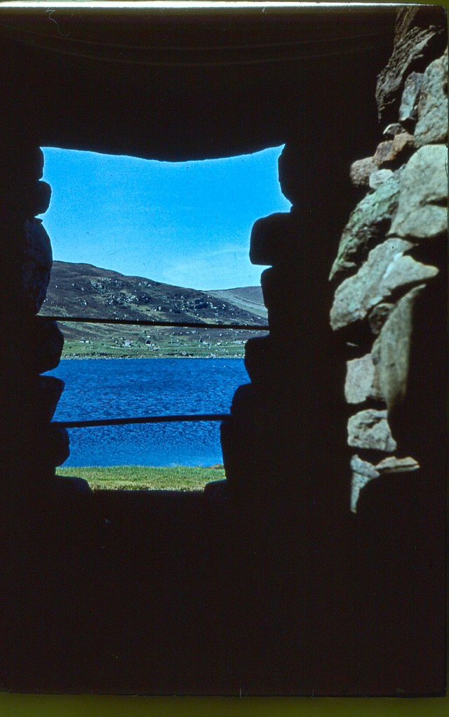 Lerwick - stolica  Szetlandów - Clickhemin Broch - gród z epoki  żelaznej 