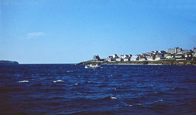 Lerwick - wchodzenie  do  portu