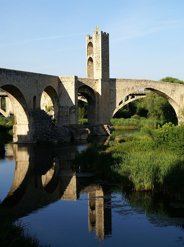 Besalu średniowieczny most