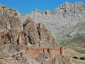 Ruiny twierdzy kolo Dogubeyazit.
