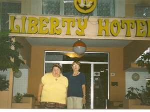 Przed naszym hotelem w Rimini 2004 r.