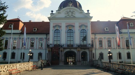 front pałacu Grassalkovichów