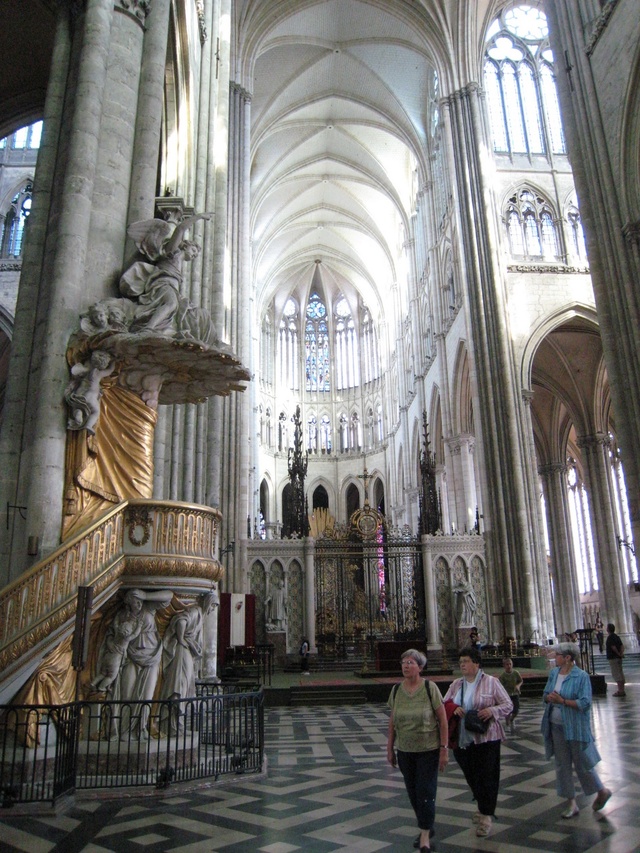 Amiens- wnętrze katedry