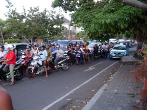 Zmora Bali - motory itp.