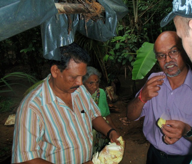 przewodnicy w Spice Garden w Matale