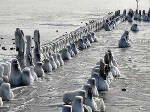 Sopot-zima 2010-resztki bocznej  części  mola