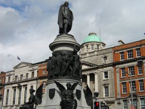 Dublin - pomnik O'Connela  bojownika o Irlandię