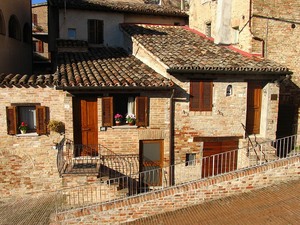 Urbino domki na starówce