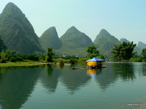 Yangshuo - bar na rzece