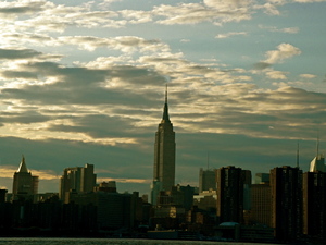 Widok na Manhattan z brzegu East River