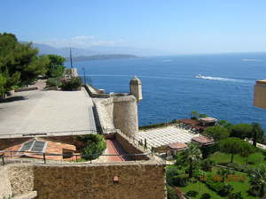 widok sprzed muzeum oceanografii w Monaco