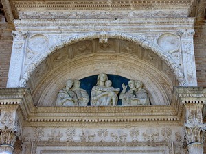 Urbino San Domenico rzeźba terakotowa Luci della Robbia