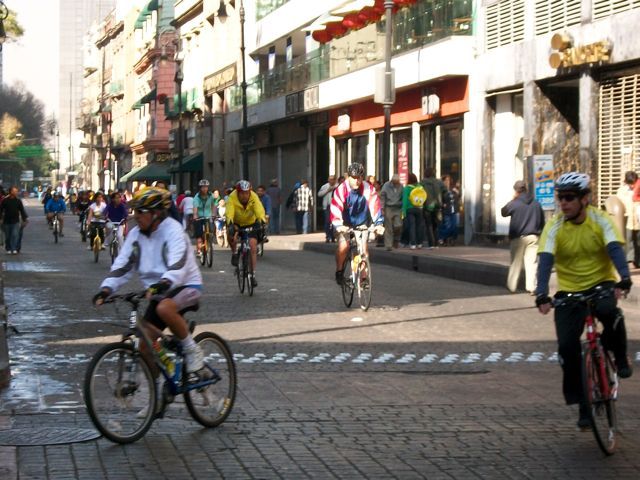 Meksyk:wycieczka rowerowa przy zocalo