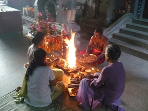 wizyta w świątyni hinduistycznej (2)