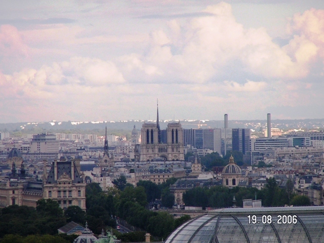 Katedra Notre Dame - widok z Łuku Triumfalnego