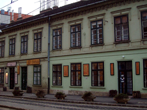 proste i piękne kamienice dzielnicy Podzamcze