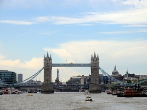 Londyn widok na Tower Bridge